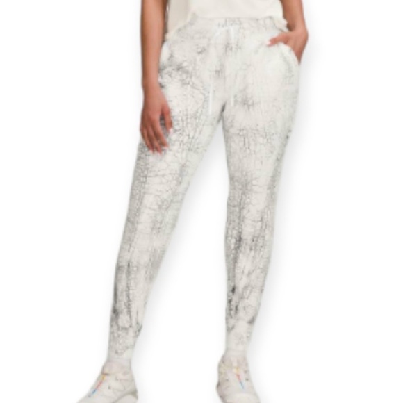 Lululemon Warm Down Jogger *7/8 Length Thread Dye White Black SZ 12 Large - Picture 3 of 10